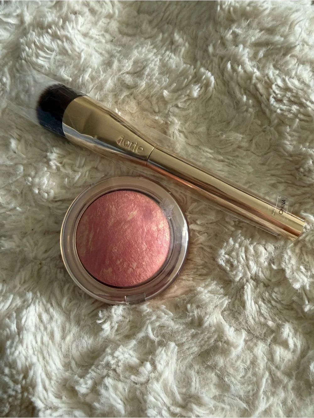 Tarte shape, tape glow blush- Luminous Pink &Tarte blush brush - Picture 2 of 3